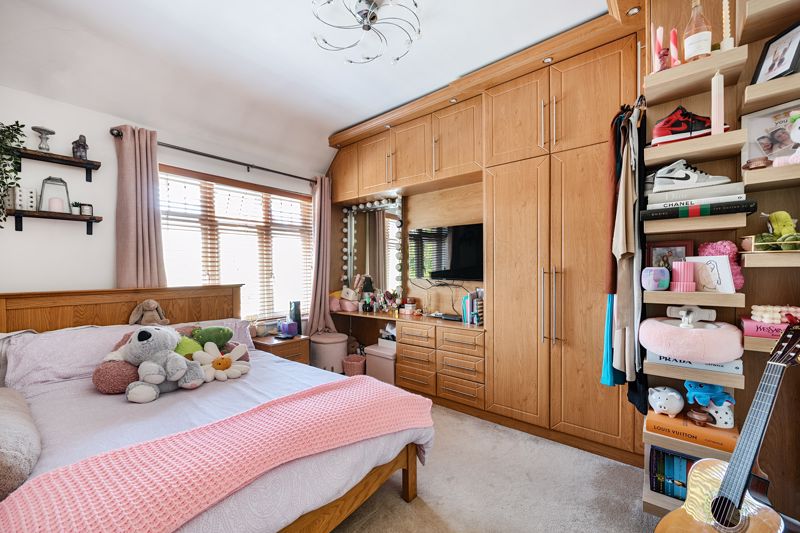 Bedroom- click for photo gallery